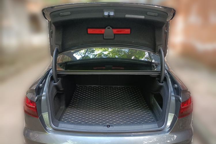 Used Audi A4L 2020 40 TFSI Fashionable and Elegant Model Trunk