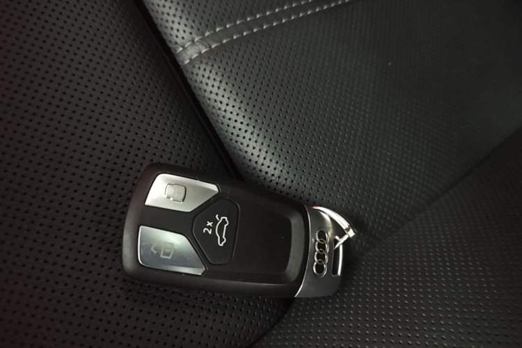 Used Audi A4L 2020 40 TFSI Luxury Dynamic Model Vehicle Key