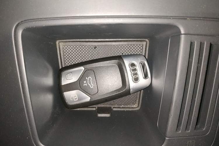 Used Audi A4L 2020 40 TFSI Fashion Dynamic Model Vehicle Key
