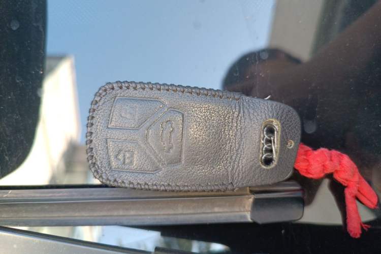 Used Audi A4L 2020 40 TFSI Fashionable and Elegant Model Vehicle Key