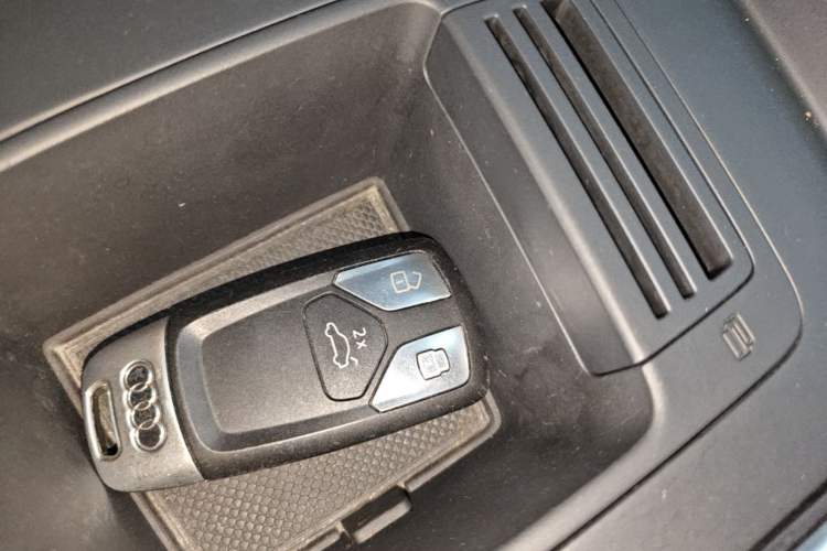 Used Audi A4L 2020 40 TFSI Fashion Dynamic Model Vehicle Key