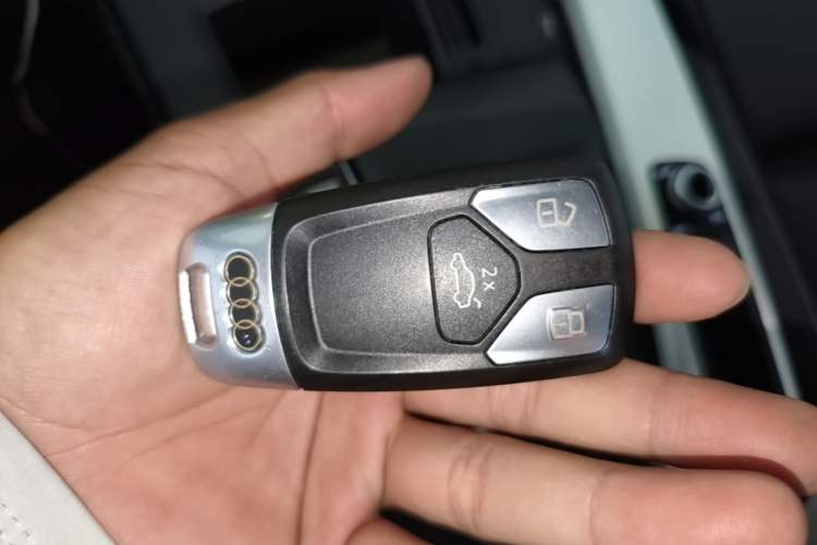 Used Audi A4L 2020 40 TFSI Luxury Dynamic Model Vehicle Key
