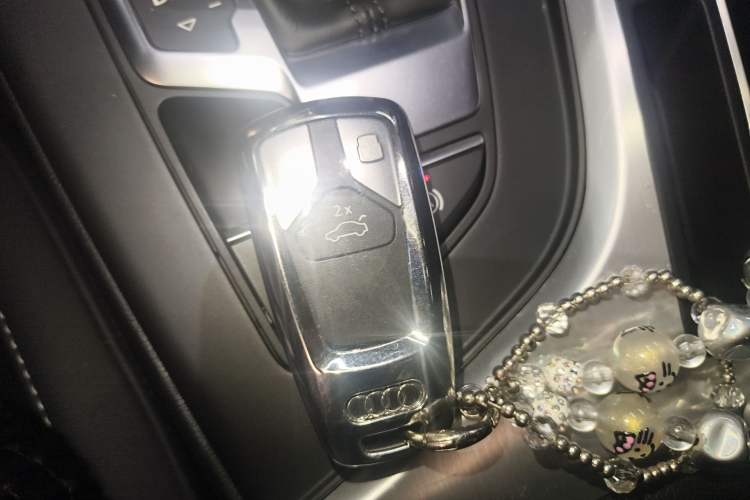 Used Audi A4L 2020 40 TFSI Fashion Dynamic Model Vehicle Key