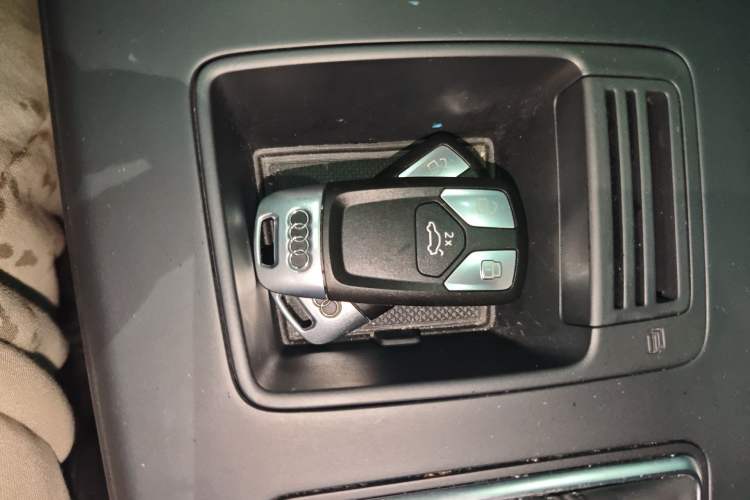 Used Audi A4L 2020 40 TFSI Fashion Dynamic Model Vehicle Key