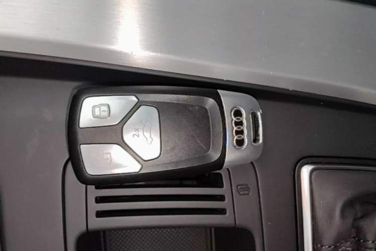 Used Audi A4L 2020 40 TFSI Luxury Dynamic Model Vehicle Key