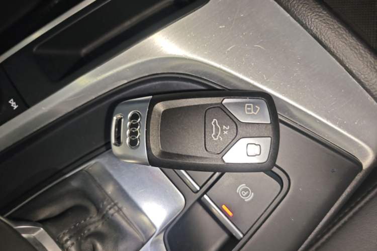 Used Audi A4L 2020 40 TFSI Fashion Dynamic Model Vehicle Key