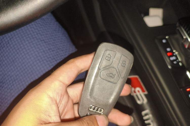 Used Audi A4L 2020 40 TFSI Luxury Dynamic Model Vehicle Key