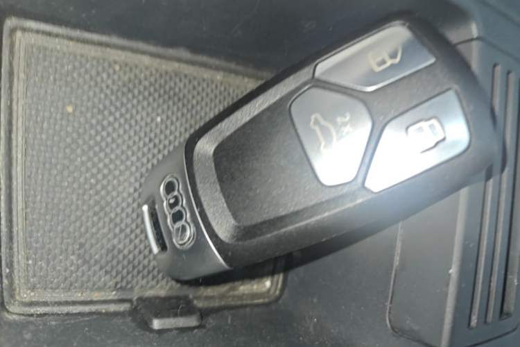Used Audi A4L 2020 40 TFSI quattro Luxury Dynamic Model Vehicle Key
