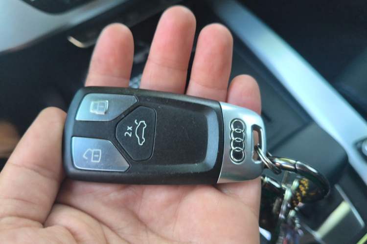 Used Audi A4L 2020 40 TFSI Fashion Dynamic Model Vehicle Key