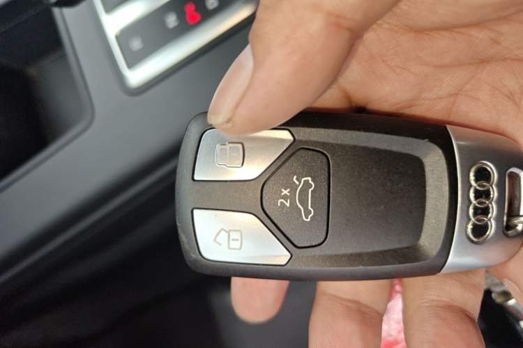 Used Audi A4L 2020 40 TFSI Fashion Dynamic Model Vehicle Key