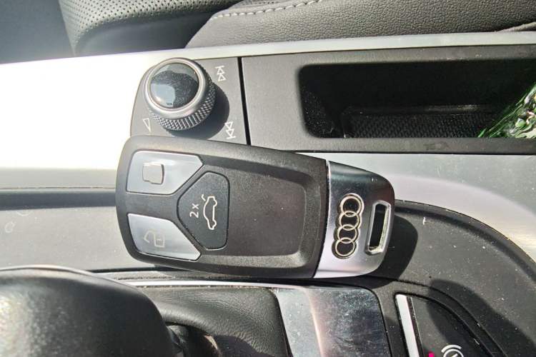 Used Audi A4L 2020 40 TFSI Luxury Dynamic Model Vehicle Key