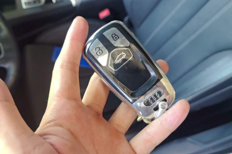 Used Audi A4L 2020 40 TFSI Luxury Dynamic Model Vehicle Key