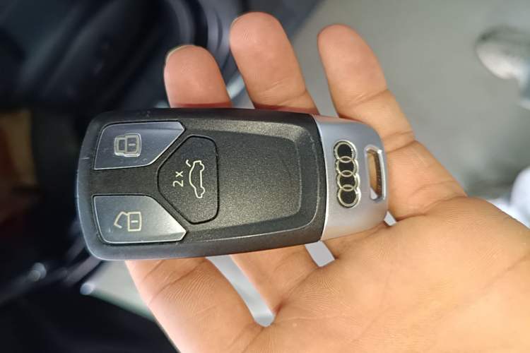 Used Audi A4L 2020 40 TFSI Fashion Dynamic Model Vehicle Key