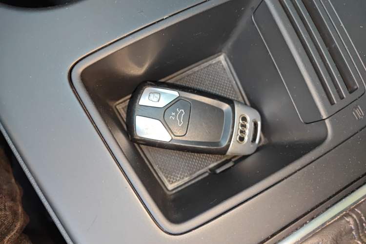 Used Audi A4L 2020 40 TFSI Fashion Dynamic Model Vehicle Key