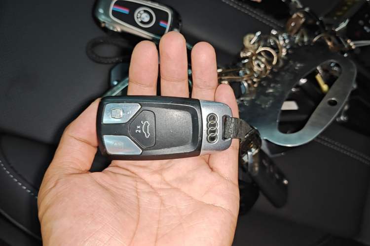 Used Audi A4L 2020 40 TFSI Luxury Dynamic Model Vehicle Key