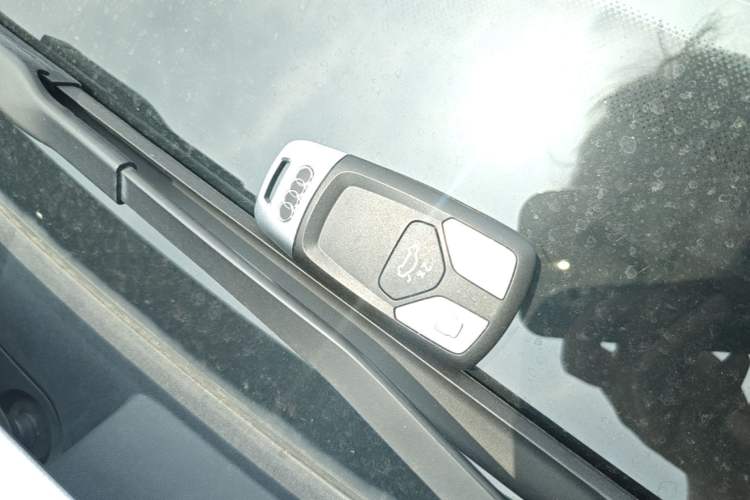 Used Audi A4L 2020 40 TFSI Fashionable and Elegant Model Vehicle Key