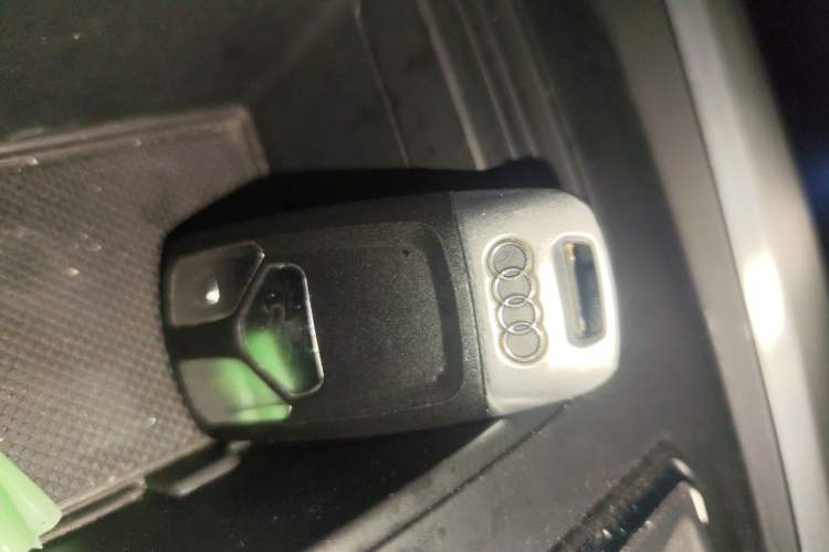 Used Audi A4L 2020 40 TFSI Luxury Prestige Edition Vehicle Key