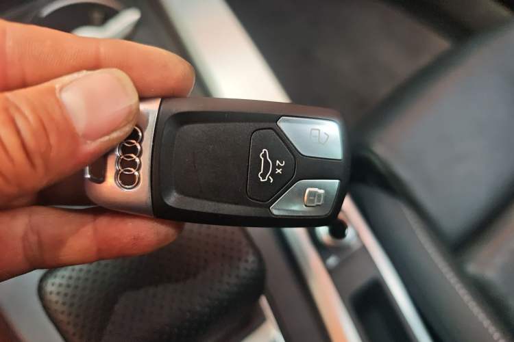 Used Audi A4L 2020 40 TFSI Fashion Dynamic Model Vehicle Key