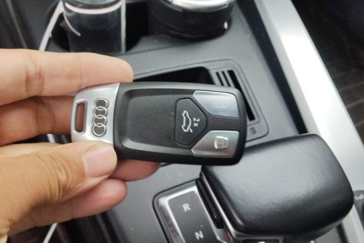 Used Audi A4L 2020 40 TFSI Fashion Dynamic Model Vehicle Key