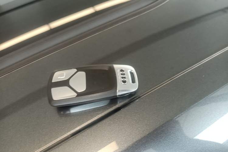 Used Audi A4L 2020 40 TFSI Luxury Dynamic Model Vehicle Key