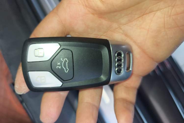 Used Audi A4L 2020 40 TFSI Luxury Prestige Edition Vehicle Key