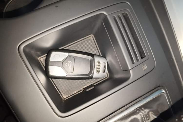 Used Audi A4L 2020 40 TFSI Fashion Dynamic Model Vehicle Key