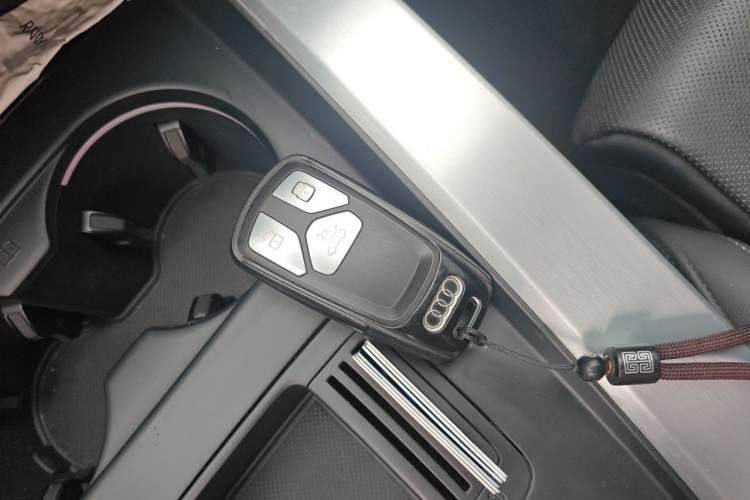Used Audi A4L 2020 40 TFSI Luxury Dynamic Model Vehicle Key