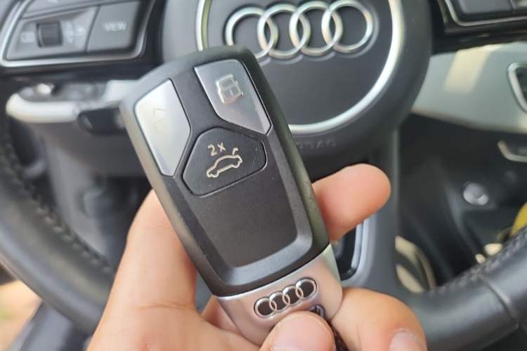Used Audi A4L 2020 40 TFSI Fashion Dynamic Model Vehicle Key