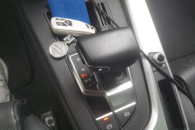 Used Audi A4L 2020 40 TFSI Luxury Dynamic Model Gear Lever
