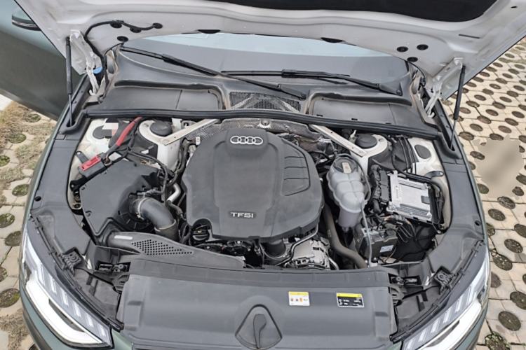 Used Audi A4L 2020 40 TFSI Fashion Dynamic Model Engine Bay