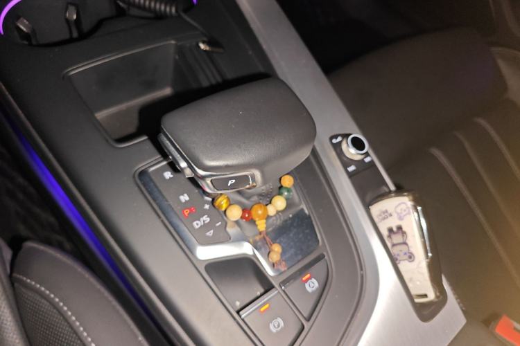 Used Audi A4L 2020 40 TFSI Fashion Dynamic Model Gear Lever