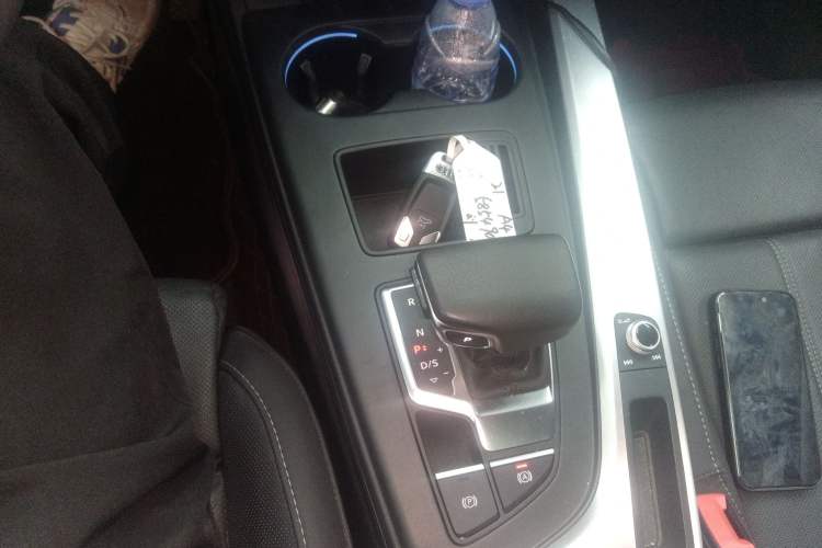 Used Audi A4L 2020 40 TFSI Fashion Dynamic Model Gear Lever