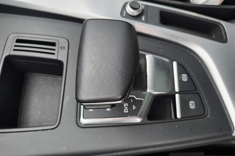 Used Audi A4L 2020 40 TFSI Fashion Dynamic Model Gear Lever
