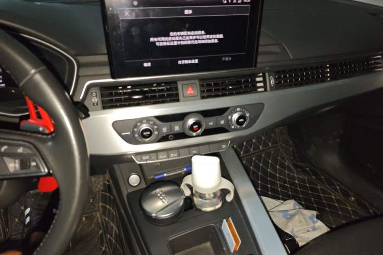 Used Audi A4L 2020 40 TFSI Fashion Dynamic Model Audio And AC Panel