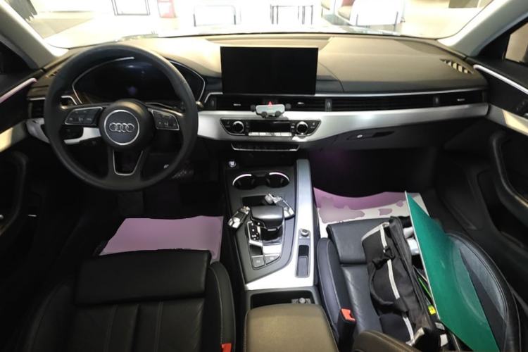 Used Audi A4L 2020 40 TFSI Luxury Dynamic Model Center Console