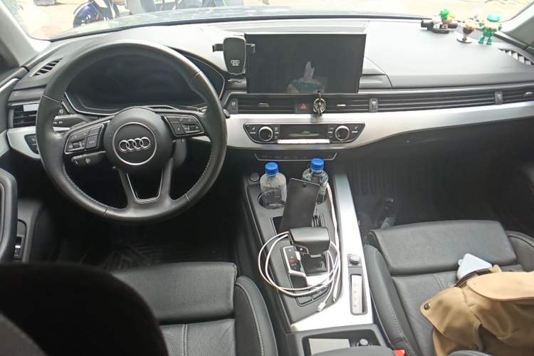 Used Audi A4L 2020 40 TFSI Luxury Dynamic Model Center Console