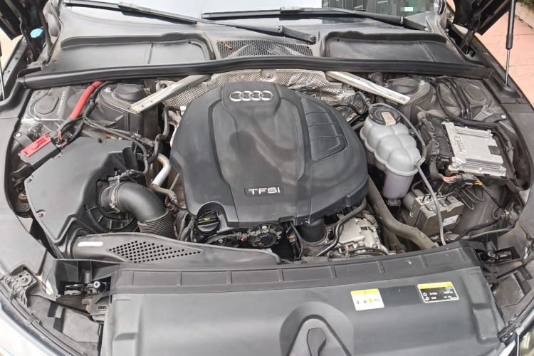 Used Audi A4L 2020 40 TFSI Luxury Dynamic Model Engine Bay
