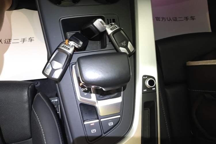 Used Audi A4L 2020 40 TFSI Luxury Dynamic Model Gear Lever