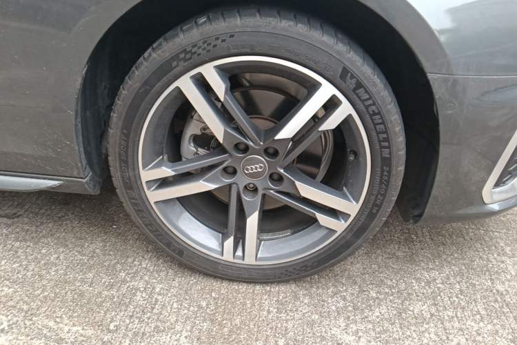Used Audi A4L 2020 40 TFSI Luxury Dynamic Model Right Front Wheel Hub