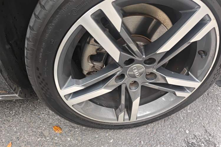 Used Audi A4L 2020 40 TFSI Luxury Dynamic Model Right Front Wheel Hub