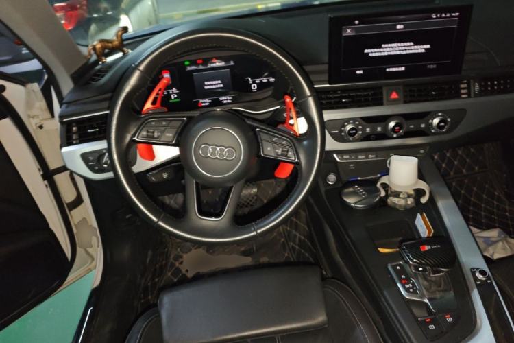 Used Audi A4L 2020 40 TFSI Fashion Dynamic Model Steering Wheel