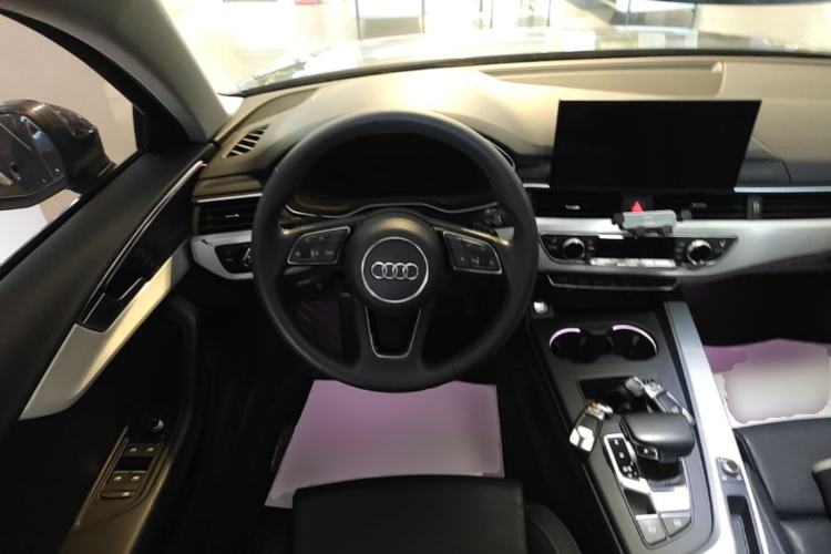 Used Audi A4L 2020 40 TFSI Luxury Dynamic Model Steering Wheel