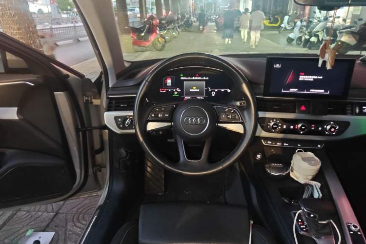 Used Audi A4L 2020 40 TFSI Fashion Dynamic Model Steering Wheel