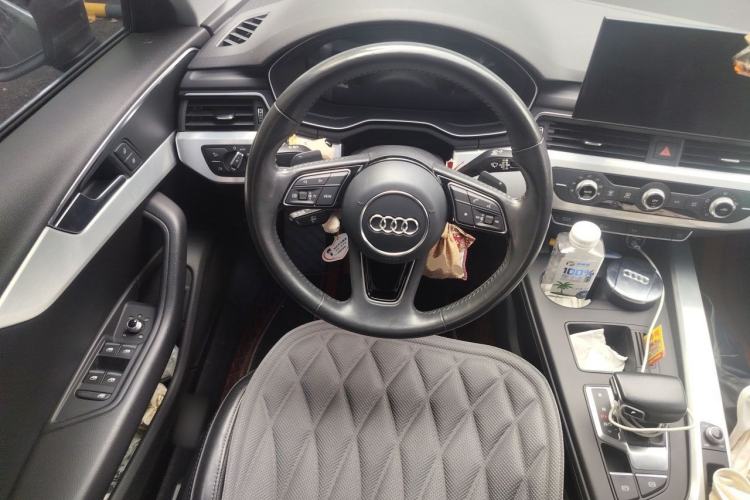 Used Audi A4L 2020 40 TFSI Fashion Dynamic Model Steering Wheel