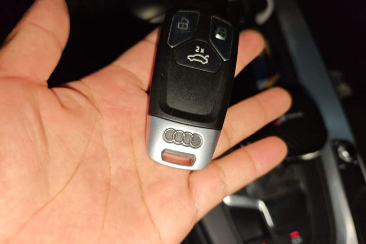 Used Audi A4L 2020 40 TFSI Fashion Dynamic Model Vehicle Key