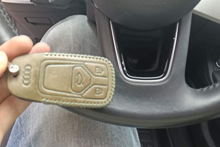 Used Audi A4L 2020 40 TFSI Luxury Dynamic Model Vehicle Key