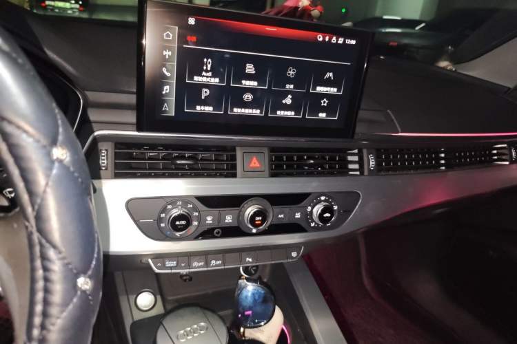 Used Audi A4L 2020 40 TFSI Fashion Dynamic Model Audio And AC Panel