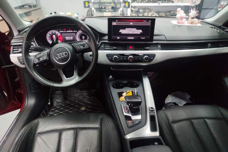 Used Audi A4L 2020 40 TFSI Fashionable and Elegant Model Center Console