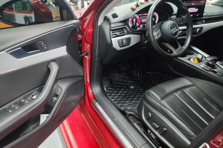Used Audi A4L 2020 40 TFSI Fashionable and Elegant Model Driver Seat