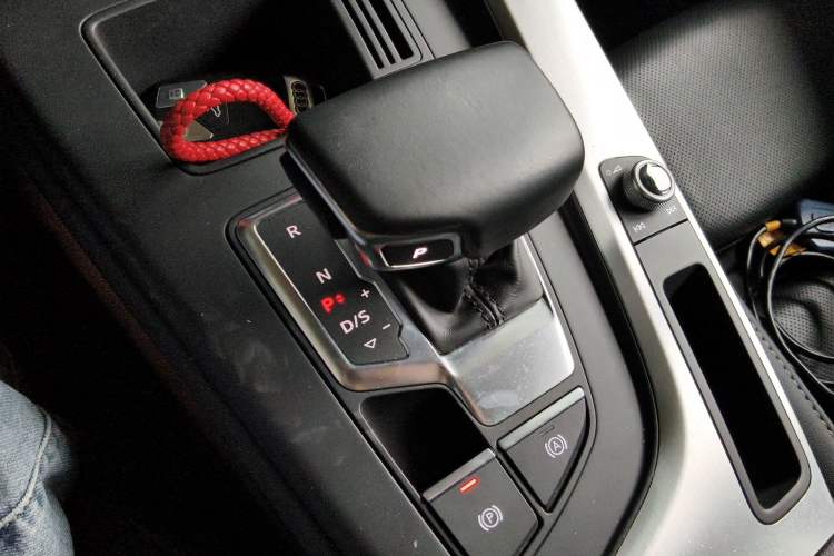 Used Audi A4L 2020 40 TFSI Fashion Dynamic Model Gear Lever